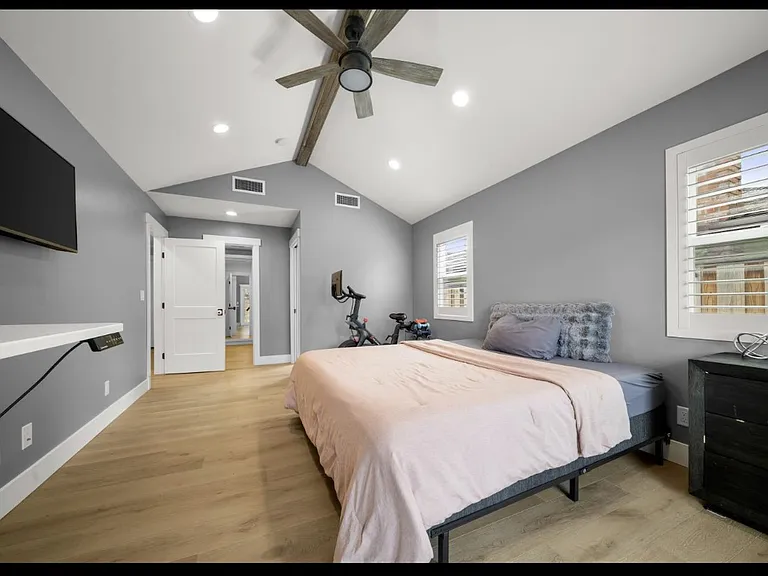 844 Sunset Dr — Photo 17