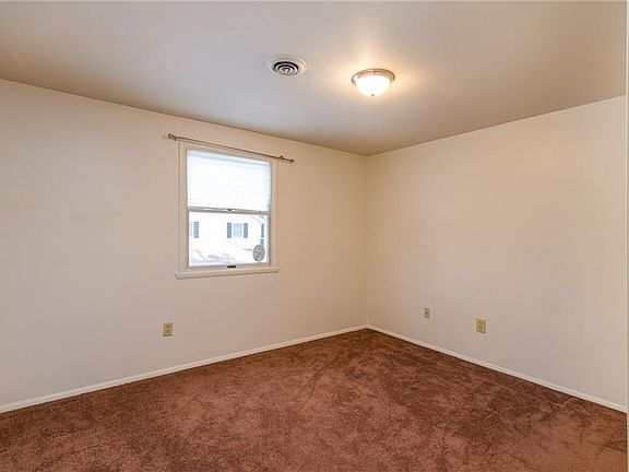 4th image of 25108 Cooper Ave