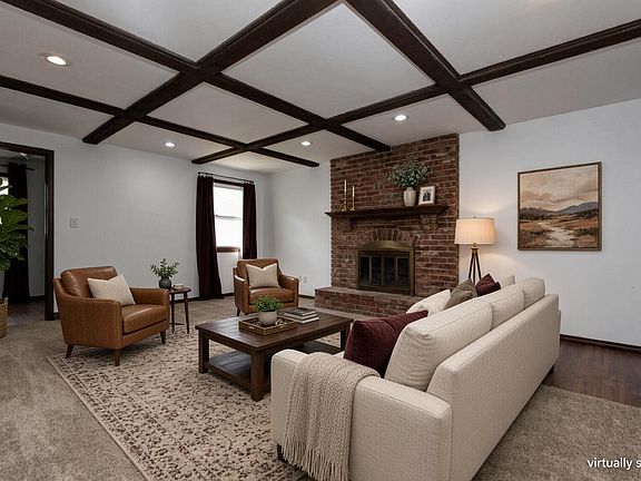 3rd image of 315 S Troy Avenue