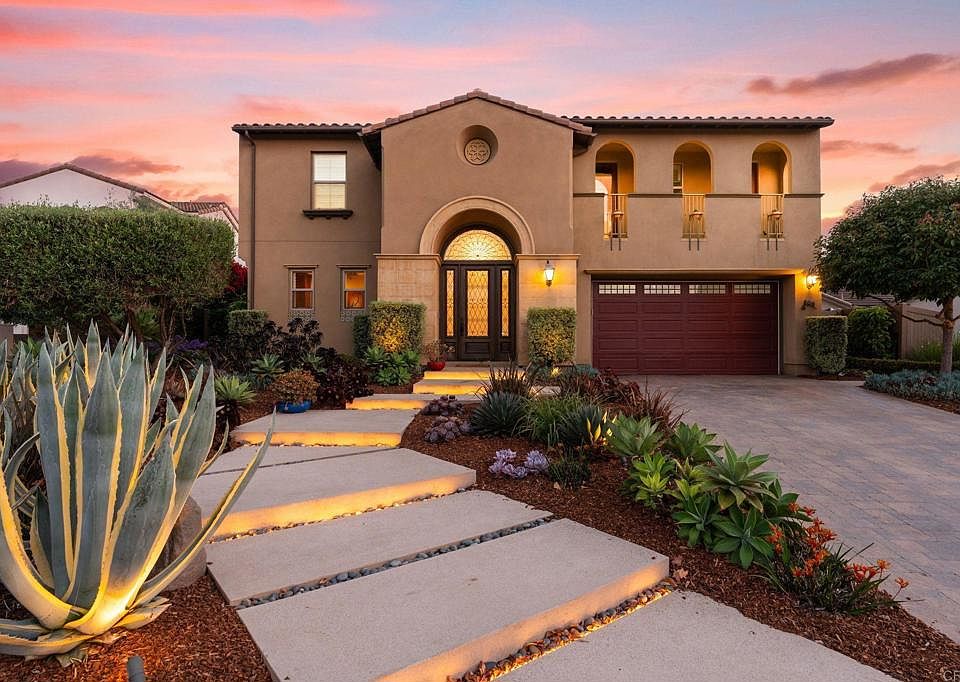 1st image of 809 Dolphin Cir