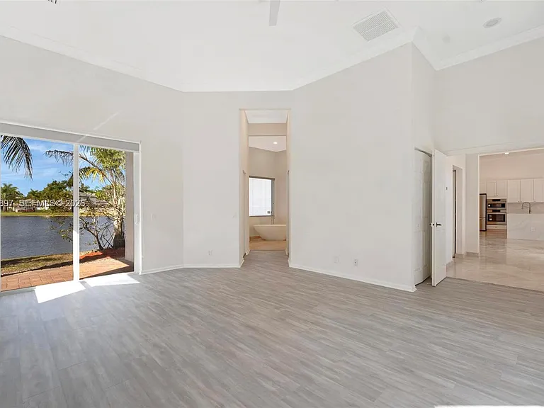 1666 Victoria Pointe Cir — Photo 47