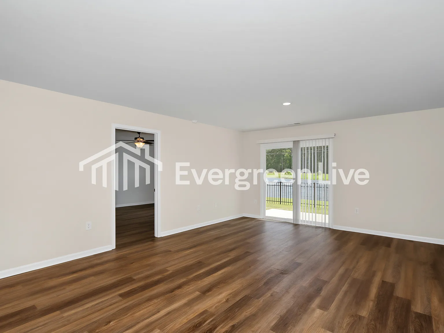 4 bed, 2.0 bath, 1597 sqft, $1,745 — Photo 3