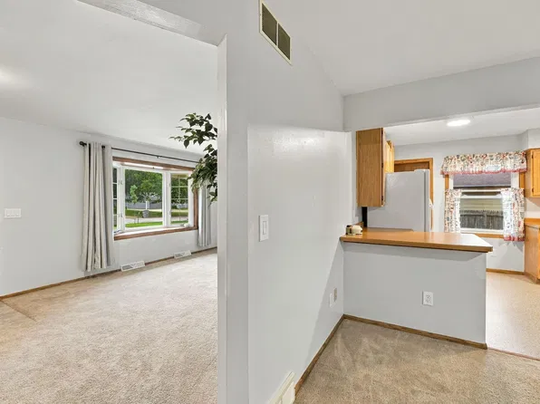 (undisclosed Address), Milwaukee, WI 53225
