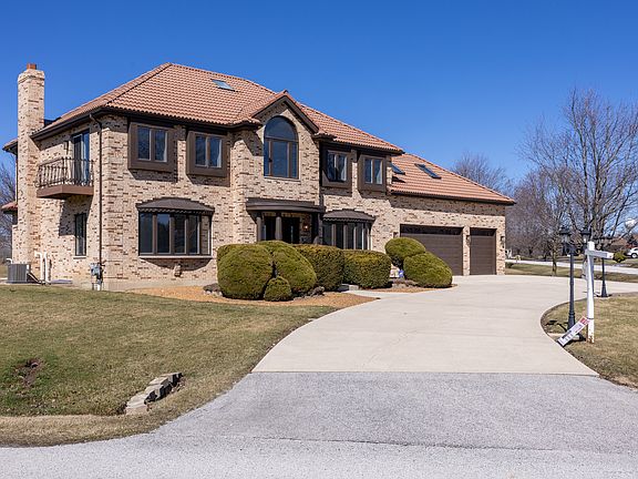 5th image of 2658 E Royal Ridge Dr