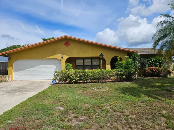 899 SE Walters Terrace, Port St Lucie, FL 34983