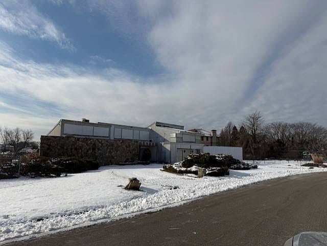 1st image of 60 Heron Dr