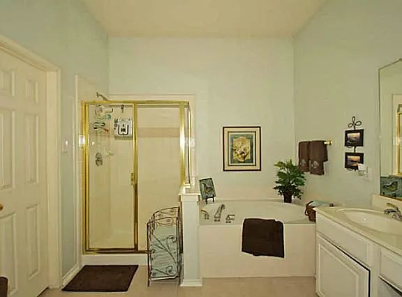 5th image of 7261 Saint Augustine Dr
