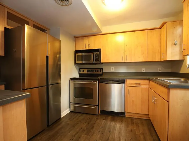 849 Bryan St — Photo 15