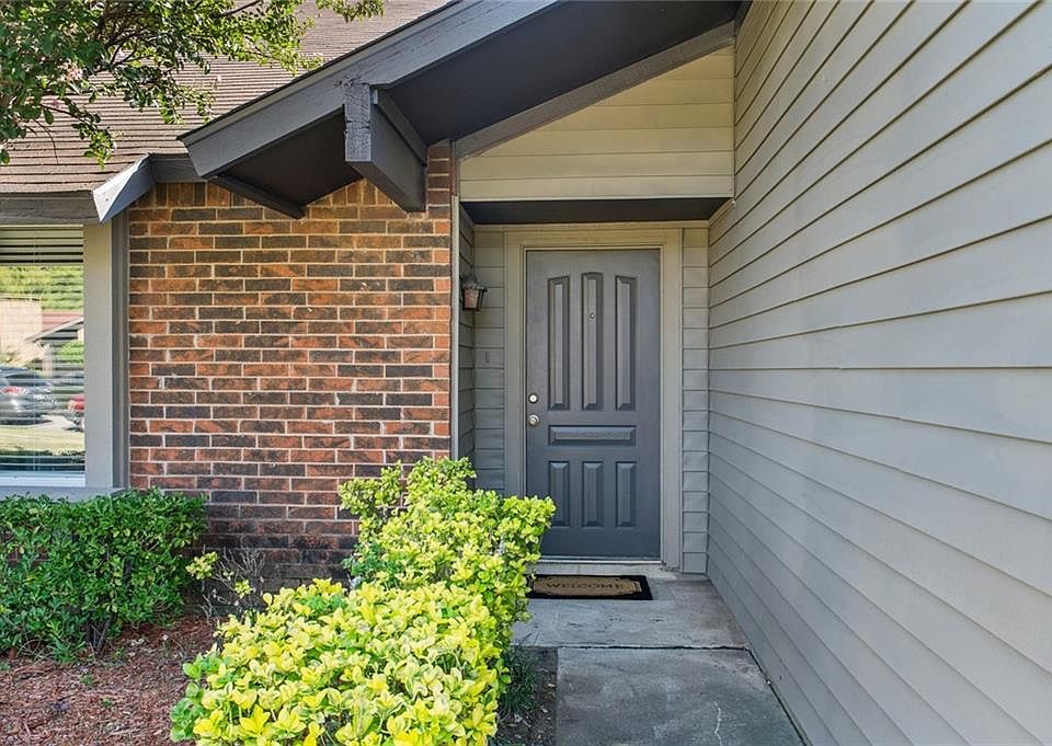 1st image of 639 Southwood Ct