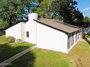 6600 Amherst Dr, Ocean Springs, MS 39564