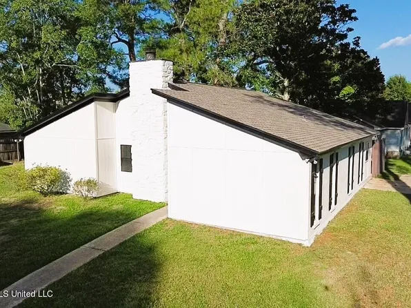 6600 Amherst Dr, Ocean Springs, MS 39564