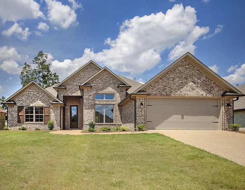 2 Winding Woods Dr — Photo 1