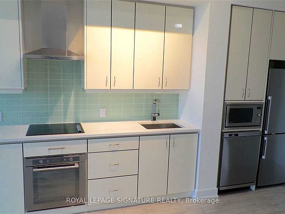 5th image of 75 The Donway W Unit 807