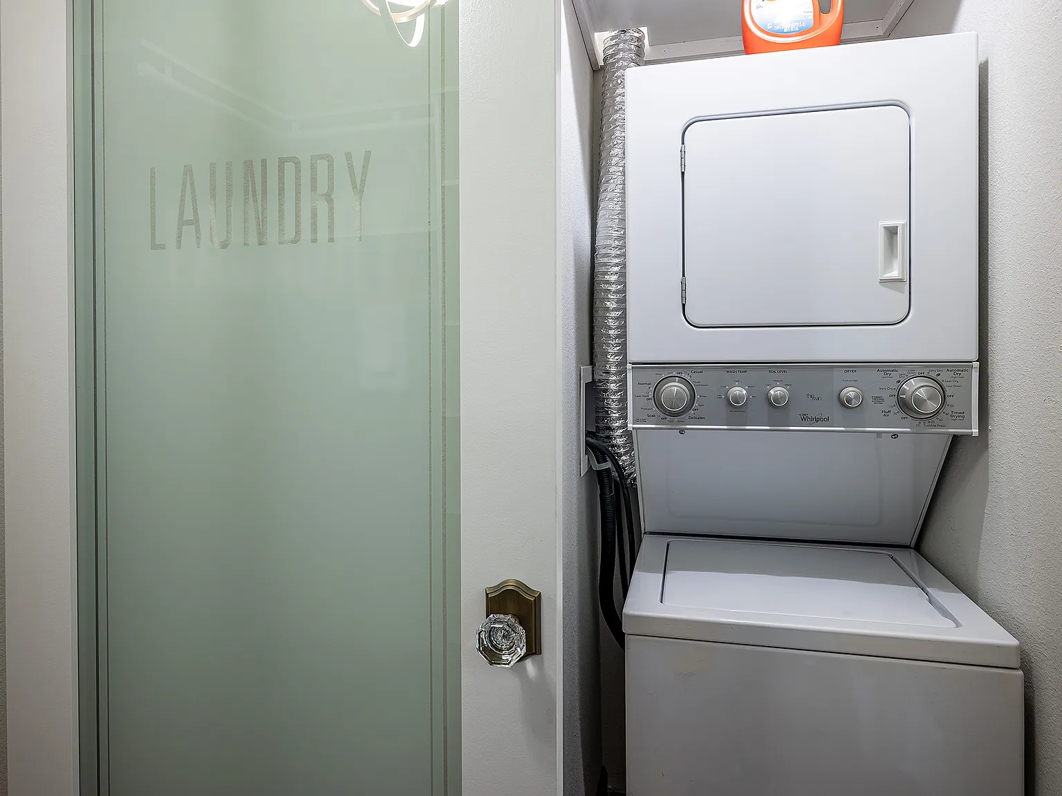 Studio, 700 sqft, $1,645 — Photo 3