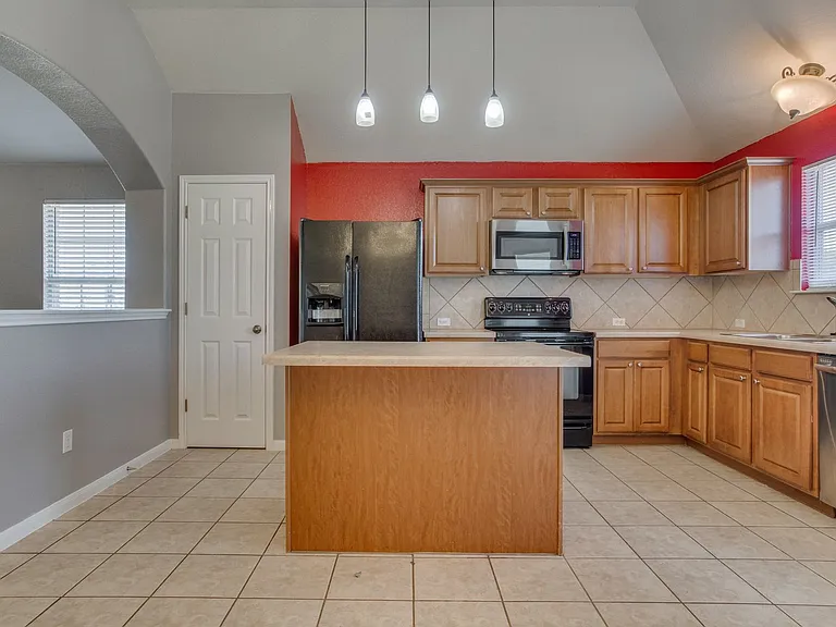 311 Gainer Dr — Photo 6