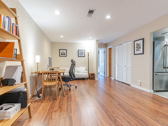 4th image of 714 San Conrado Ter Unit 2