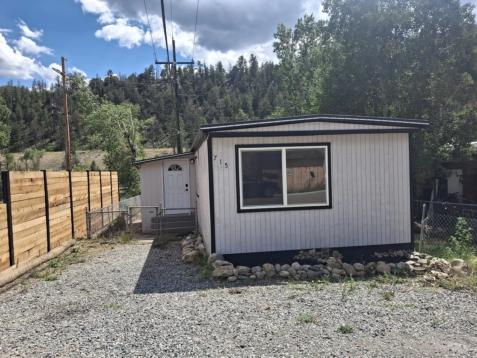 3 bed, 980 sqft, $2,050 — Photo 3