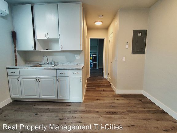 4th image of 1311 W Shoshone St #B