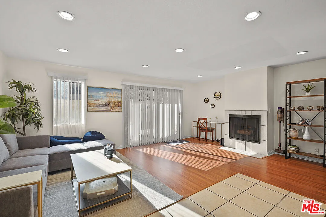 2 bed, 2.0 bath, 1472 sqft, $2,850 — Photo 1