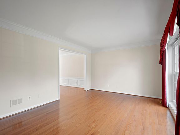 5th image of 10001 Windridge Dr