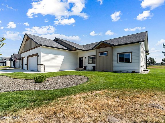 2nd image of 40 Bunker Ln