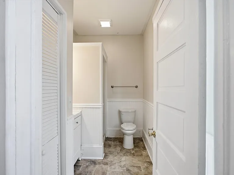 2301 Abercorn St #A — Photo 20