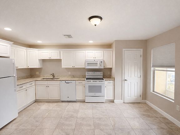 4th image of 4708 Golfview Blvd