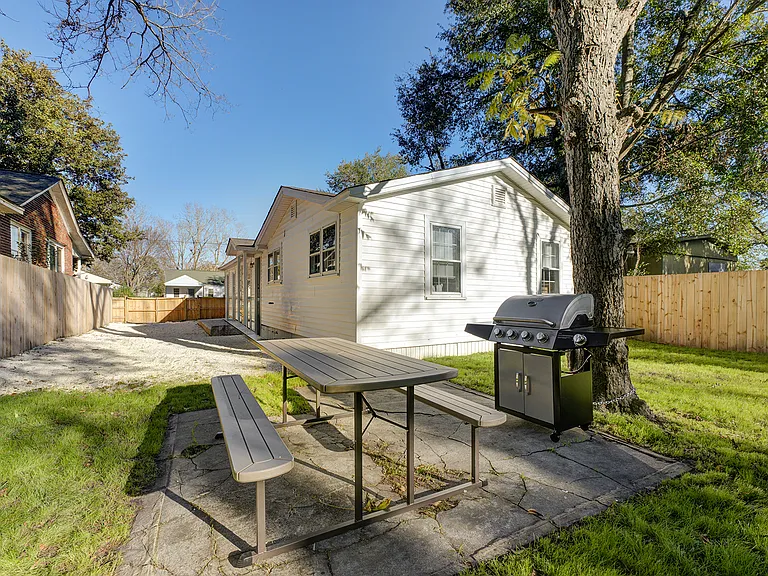 4731 Spruce St — Photo 33