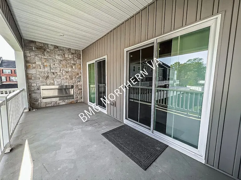 7731 Blackburn Ridge Dr — Photo 32