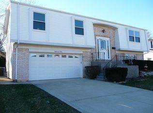 1809 W Thornwood Ln, Mount Prospect, IL 60056