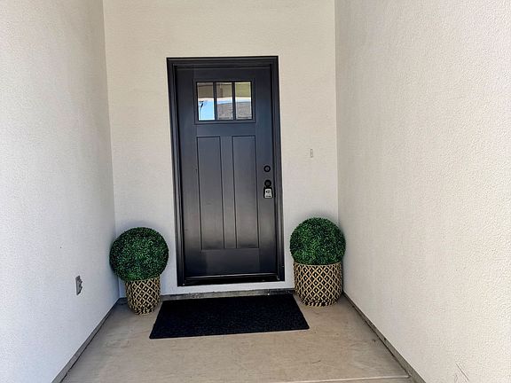 4th image of 2982 Eleanor Ct
