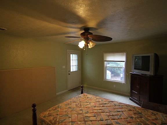 5th image of 102 Treadwater Dr