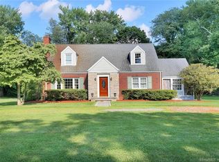 11 Den Rd, Stamford, CT 06902