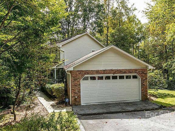 2nd image of 49 Chariot Ct #43
