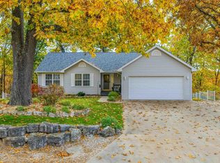 662 Grandview Ln, Linn Creek, MO 65052