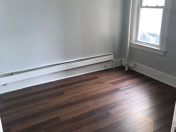 4th image of 430 11th Ave APT 1