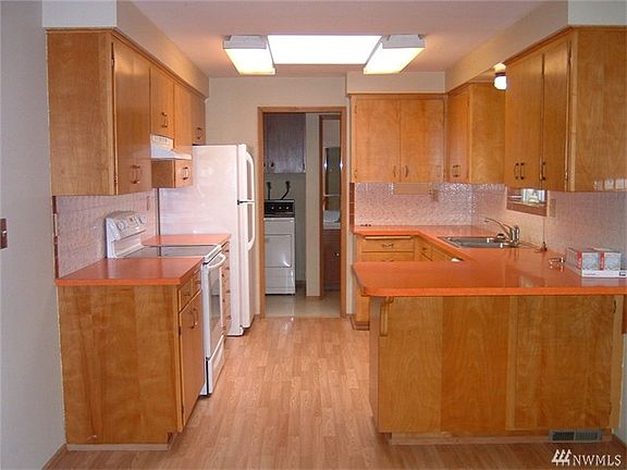 5th image of 4324 105th Pl NE