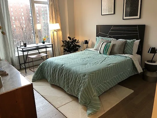 Rented by Extell Marketing Group LLC | media 23