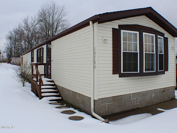 4th image of 13784 White Creek Ave NE