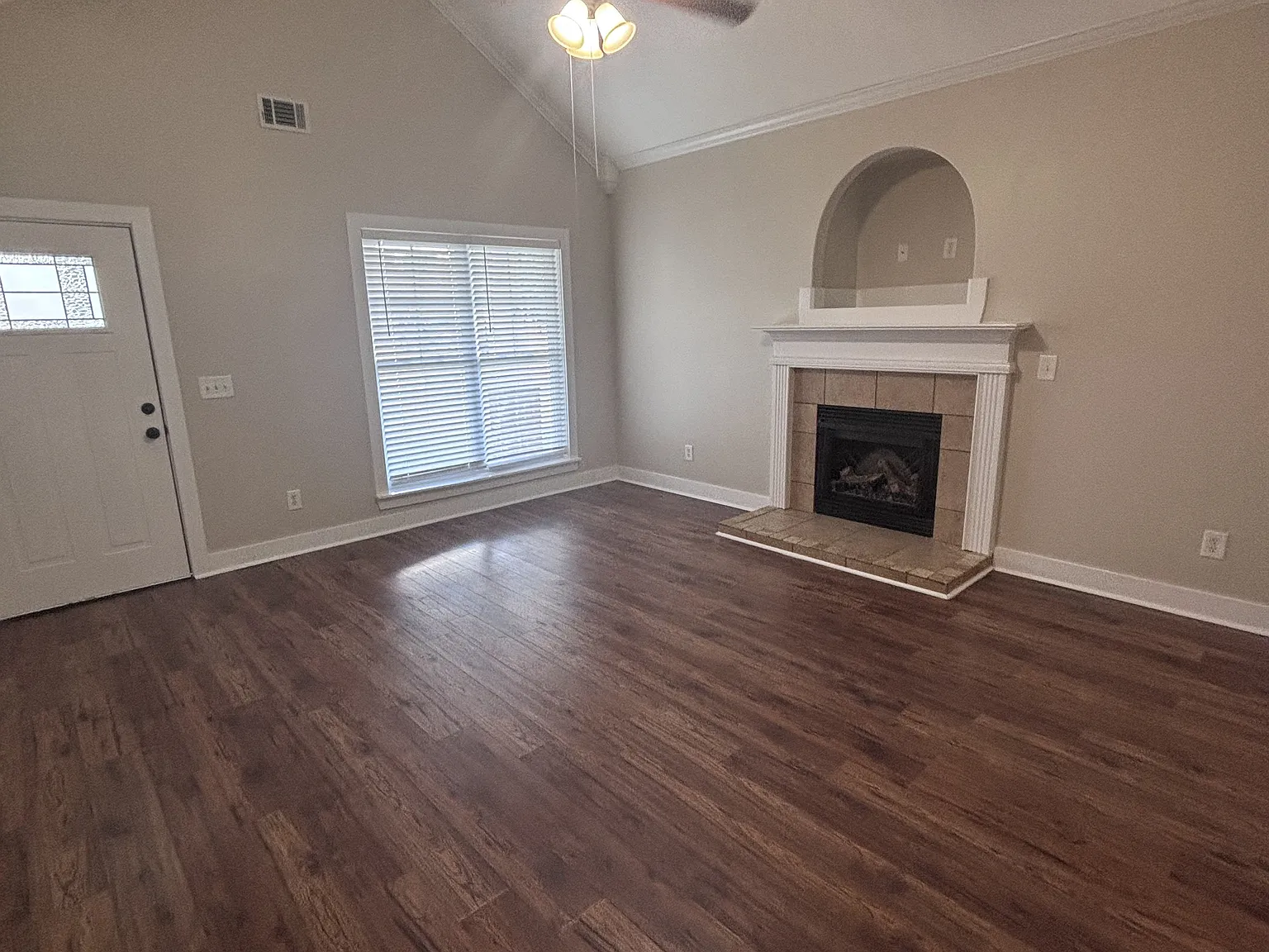3 bed, 1206 sqft, $1,625 — Photo 4