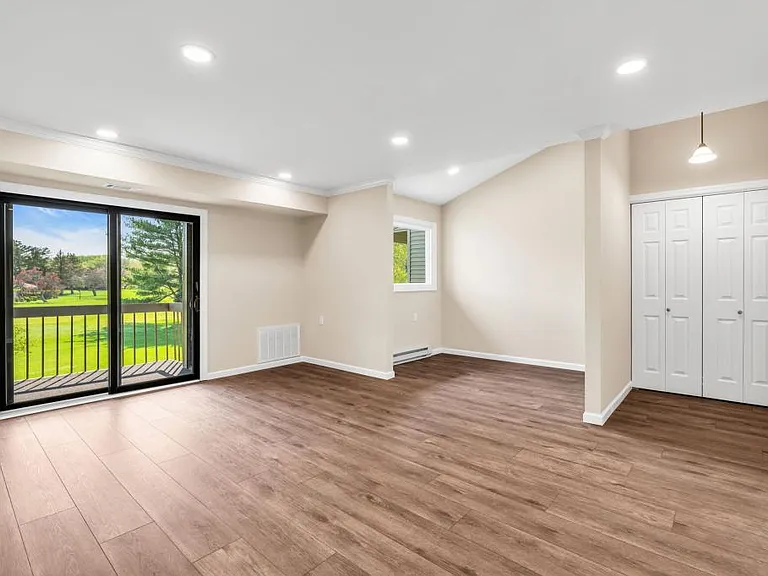 15B Andover Ct — Photo 7