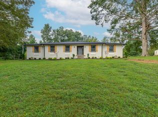 1390 Taylor Town Rd, White Bluff, TN 37187