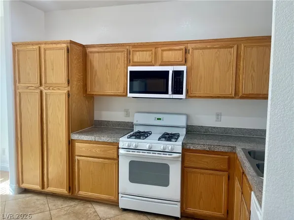 808 Pirates Cave Ct, North Las Vegas, NV 89032