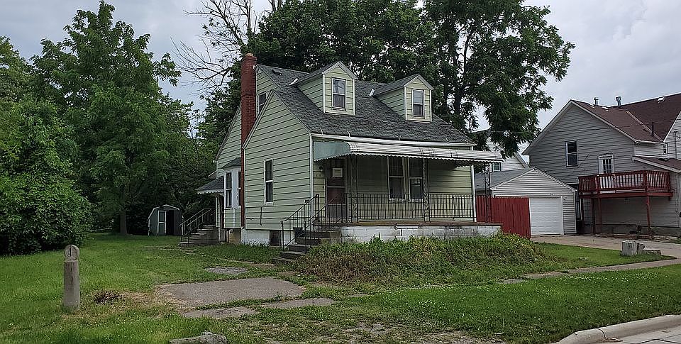1st image of 608 W 23rd St