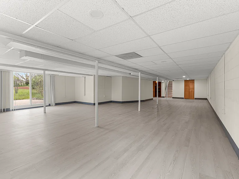 20325 Westview Dr — Photo 26