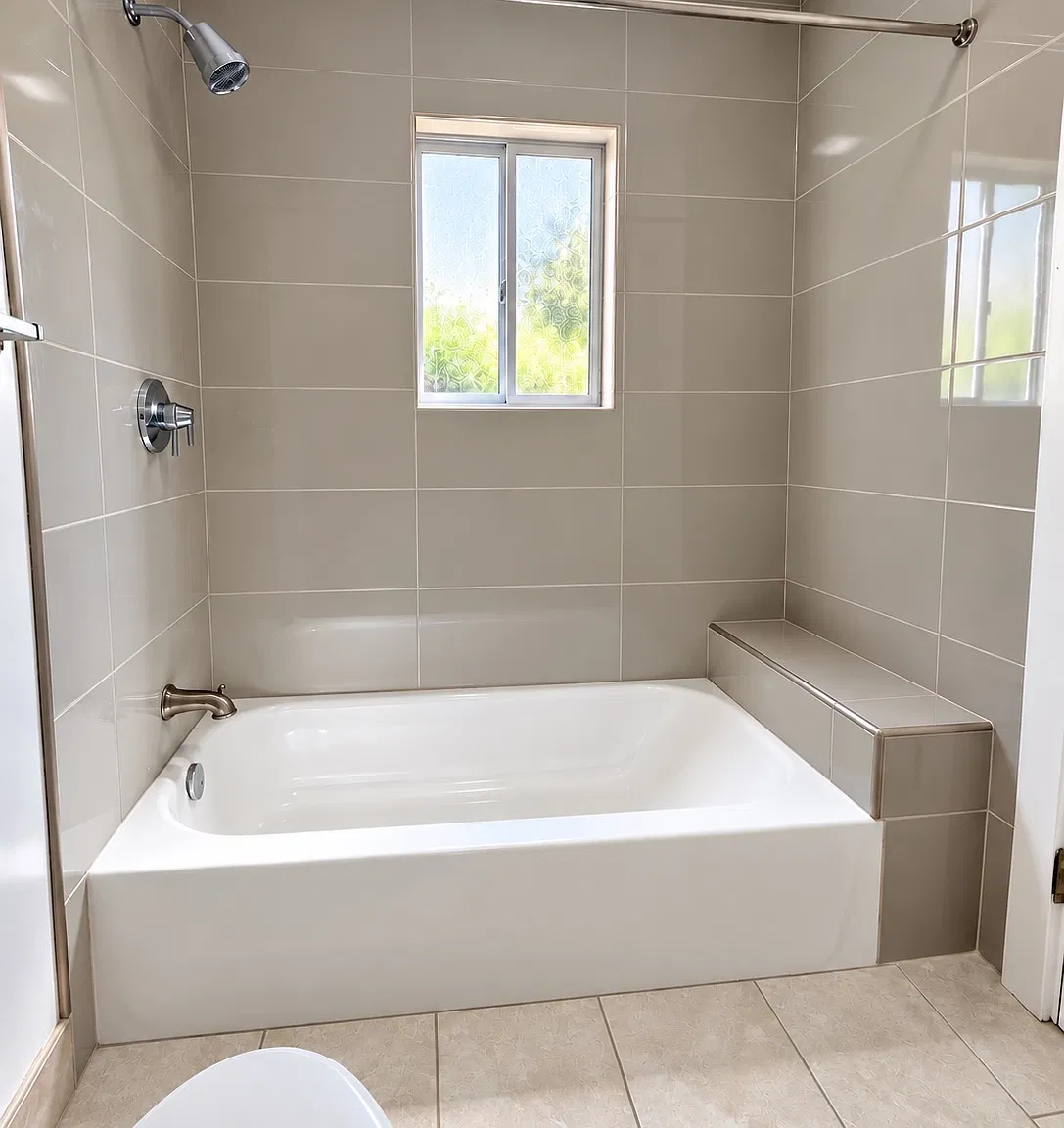 4218 Lockwood Ave — Photo 4