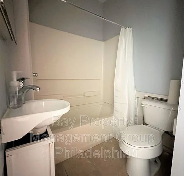 341 W Girard Ave #COMMERCIAL — Photo 18
