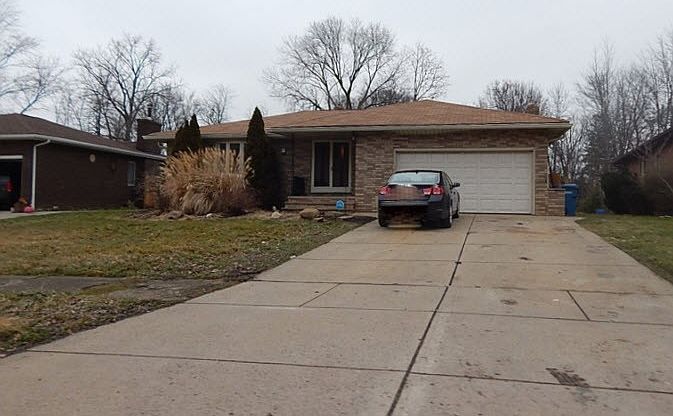 1st image of 7775 E Linden Ln