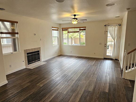 5th image of 1389 Burgundy Dr