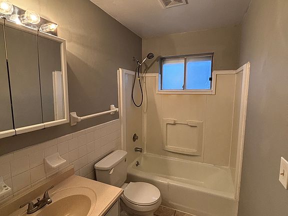 5th image of 1396 Parkman Pl
